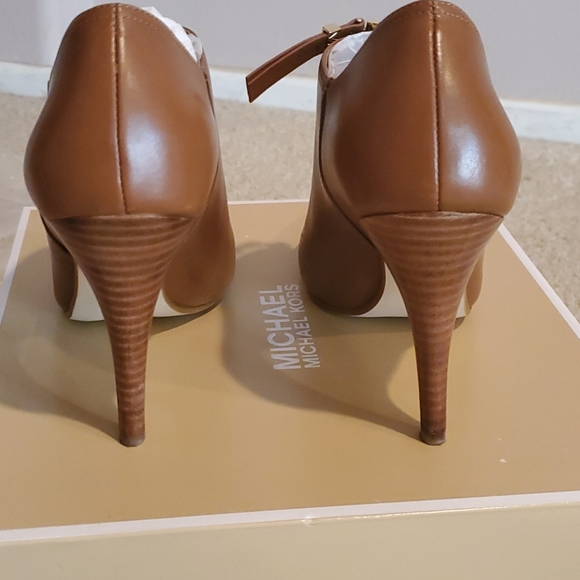 Michael Kors booties - Picture 4 of 7
